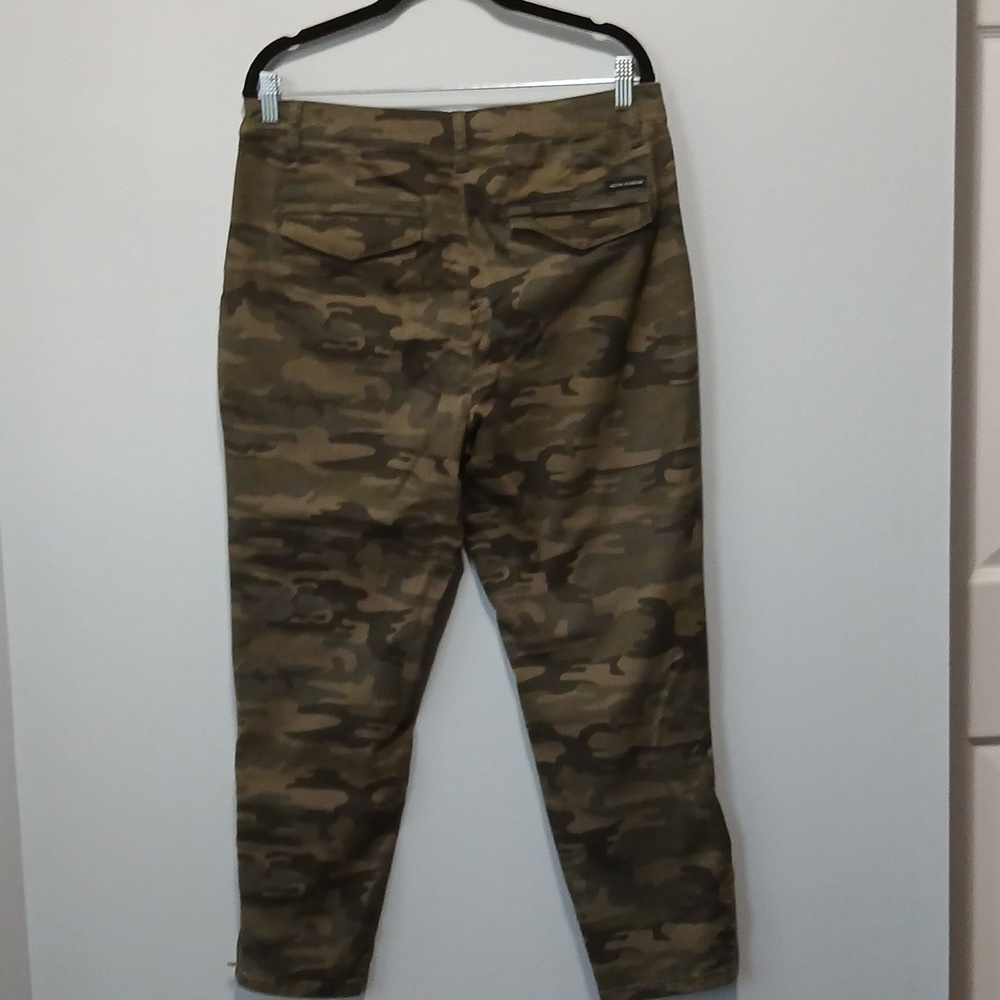 Social Standard by Santuary Camouflage Pants Size 14 Pockets Zipper Ankle - Picture 6 of 8